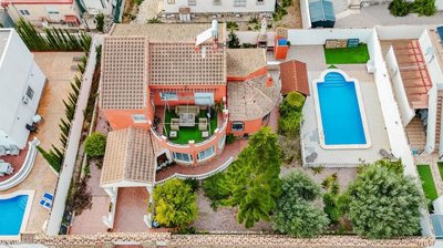 Villa de 6 chambres à vendre à Torrevieja