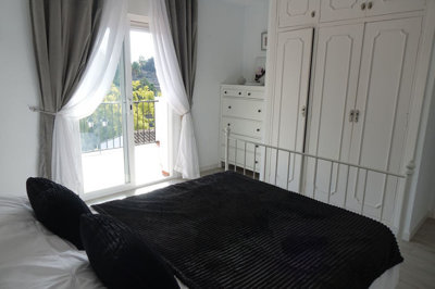 8-e64a9055bba3e77ac8aca3b893cdf826