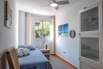 10-bb915d1cb19341576dcdc994b81ab9c5