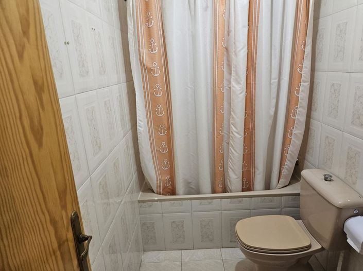 Image No.18-3 Bed House for sale