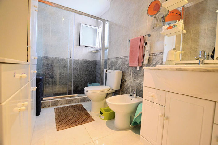 Image No.14-3 Bed House for sale