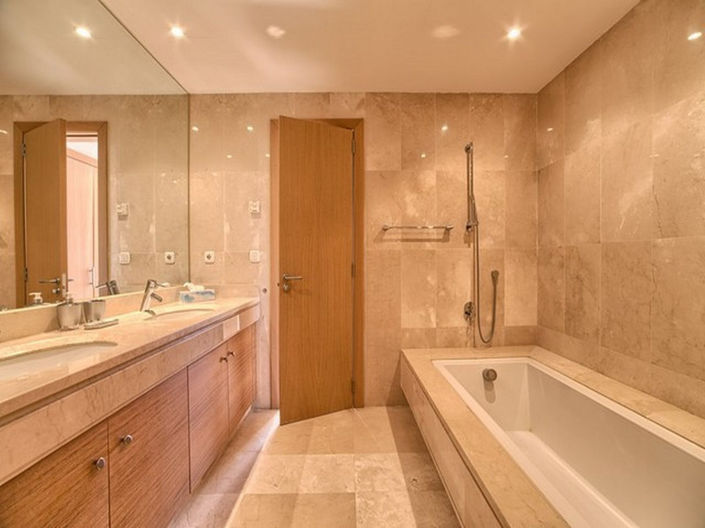 Image No.10-3 Bed Apartment for sale