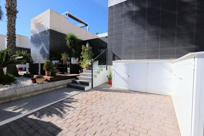 Image No.22-3 Bed House for sale