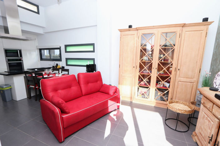 Image No.6-3 Bed House for sale