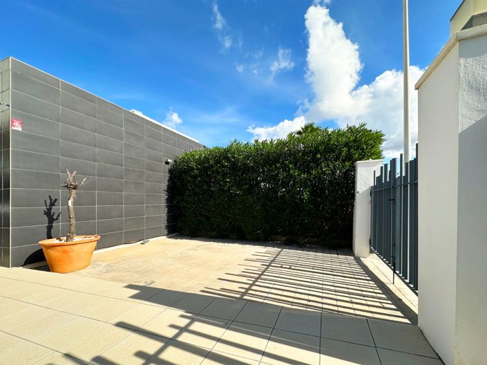 Image No.36-3 Bed Townhouse for sale