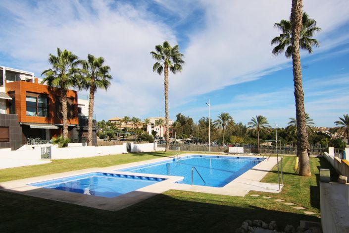 Image No.39-3 Bed Townhouse for sale