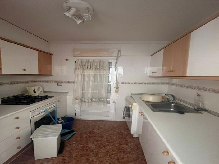 Image No.10-3 Bed House for sale