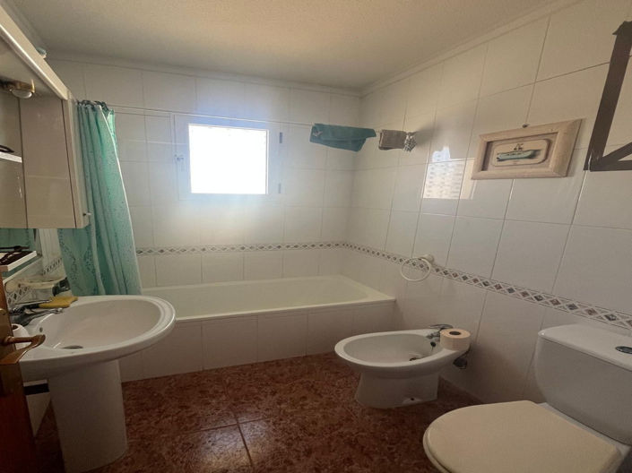 Image No.13-3 Bed House for sale