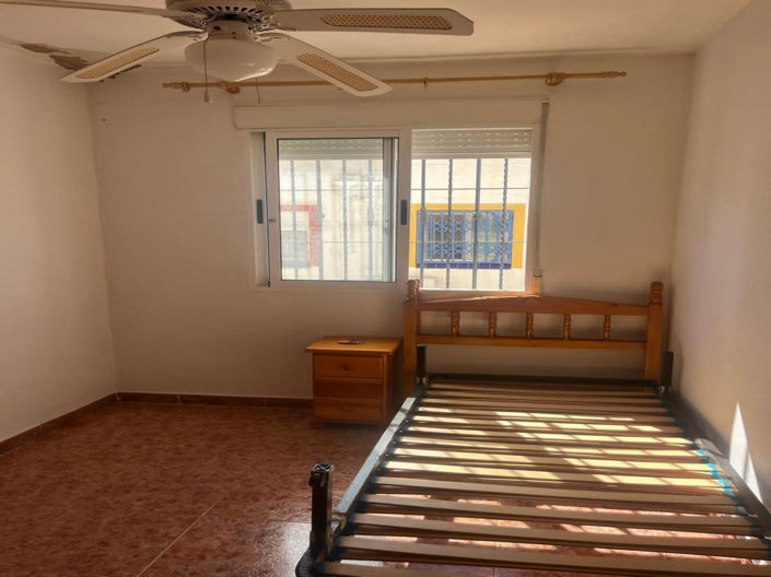 Image No.19-3 Bed House for sale