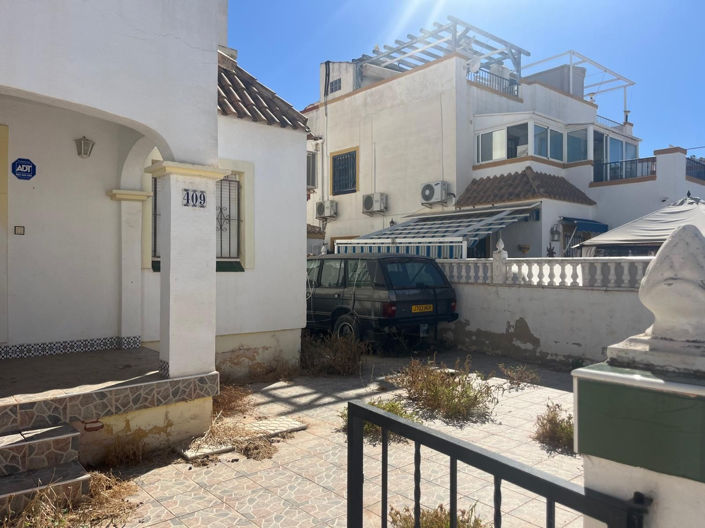 Image No.3-3 Bed House for sale