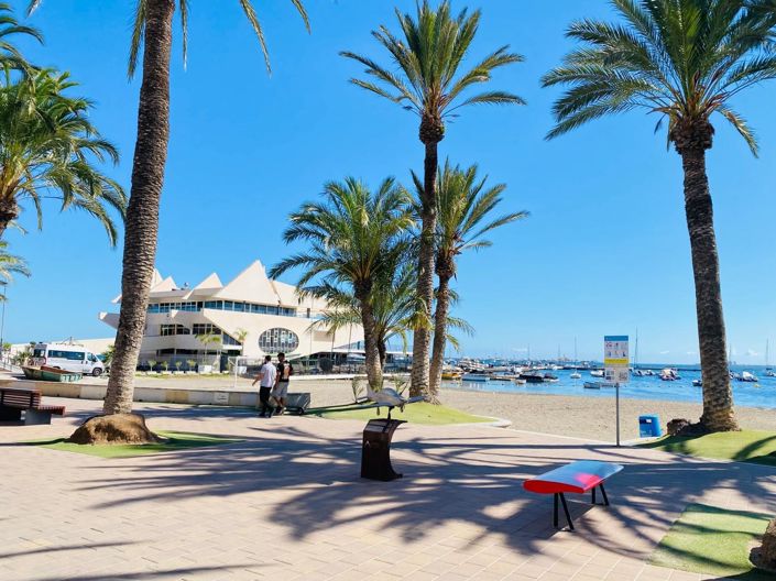 Image No.1-4 Bed Villa for sale