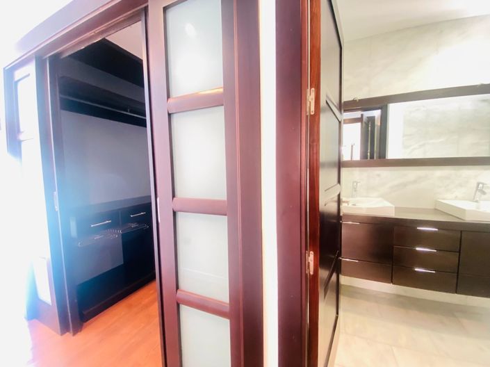 Image No.26-4 Bed Villa for sale