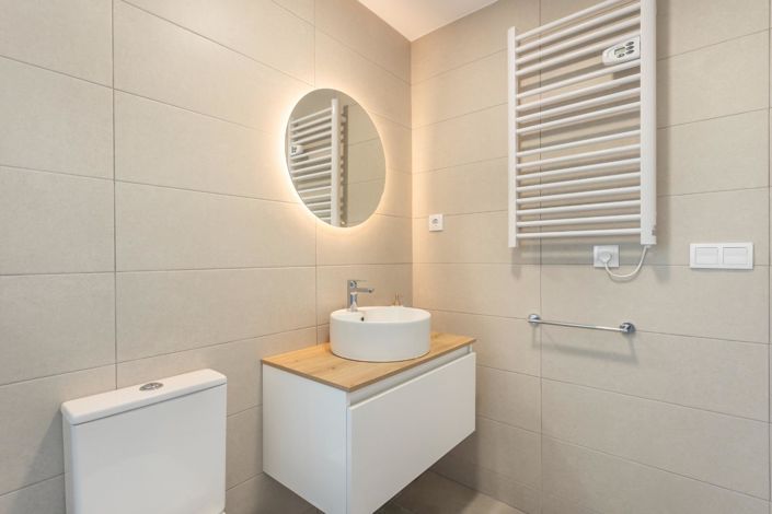 Image No.18-2 Bed House for sale