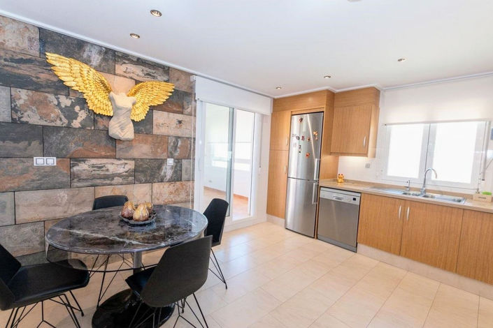 Image No.8-3 Bed Apartment for sale