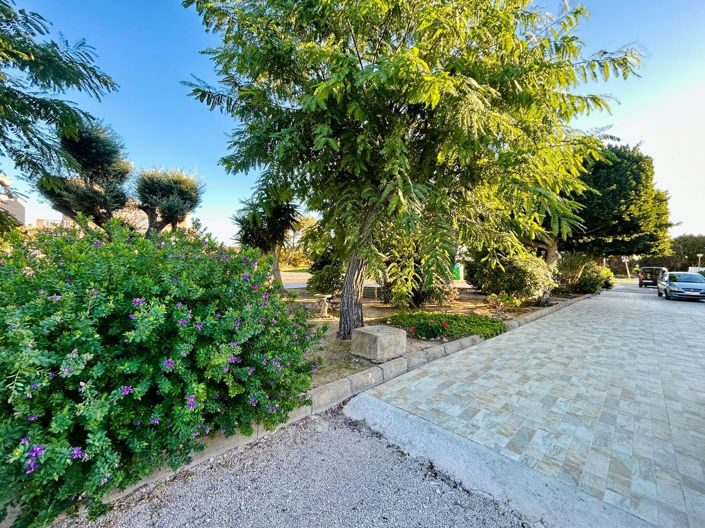 Image No.8-2 Bed Townhouse for sale