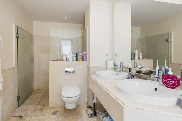 Image No.11-3 Bed Apartment for sale