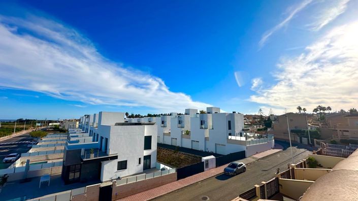 Image No.23-4 Bed Townhouse for sale