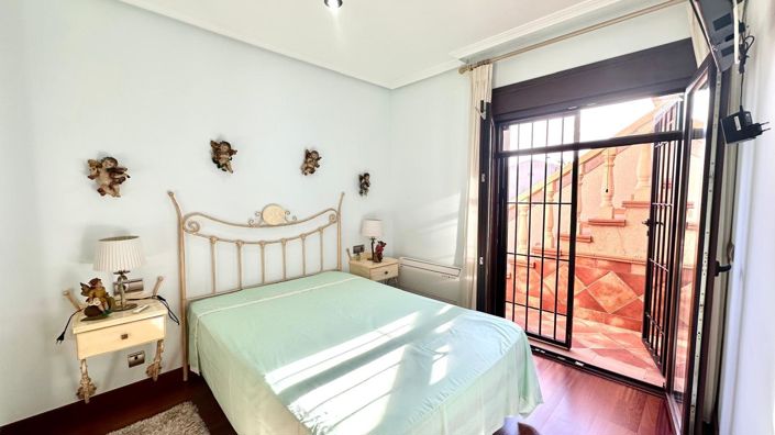 Image No.33-4 Bed Townhouse for sale