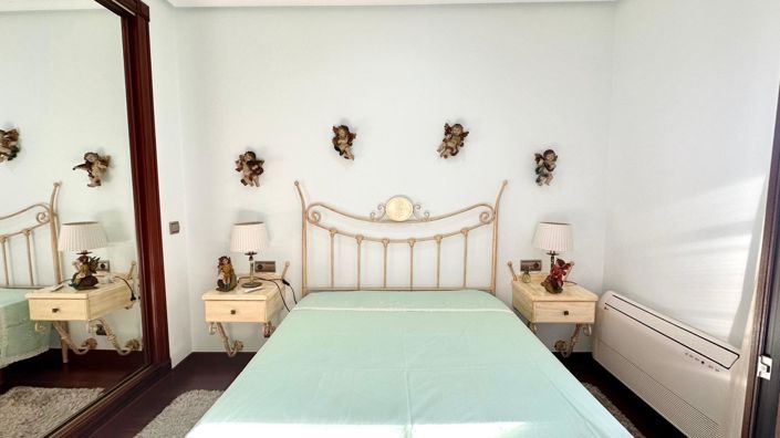 Image No.36-4 Bed Townhouse for sale