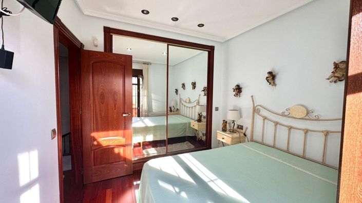 Image No.37-4 Bed Townhouse for sale