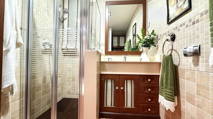 Image No.39-4 Bed Townhouse for sale