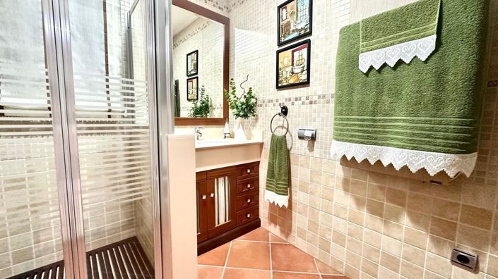 Image No.40-4 Bed Townhouse for sale