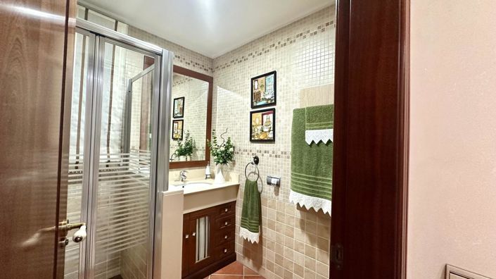 Image No.41-4 Bed Townhouse for sale