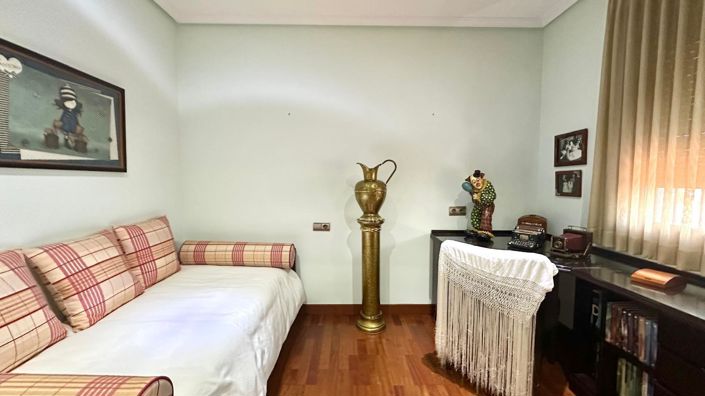 Image No.44-4 Bed Townhouse for sale