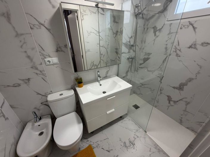 Image No.19-4 Bed House for sale