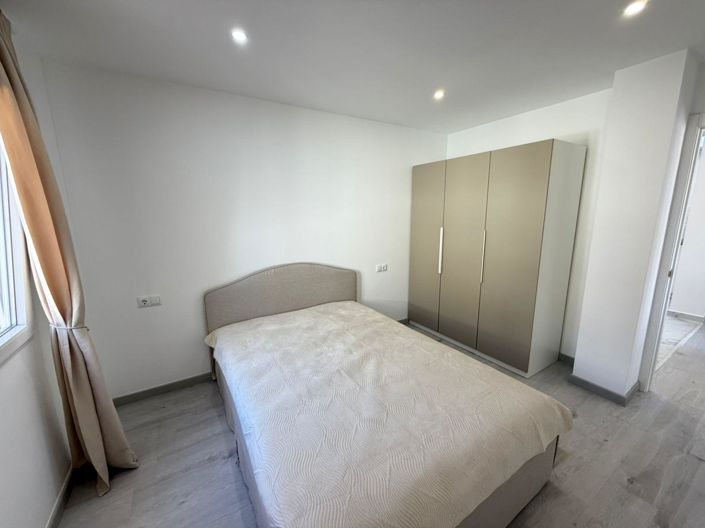 Image No.20-4 Bed House for sale