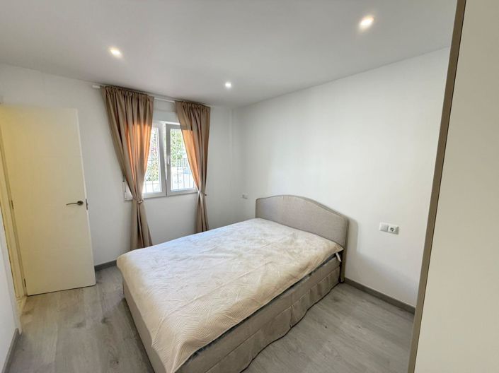 Image No.21-4 Bed House for sale