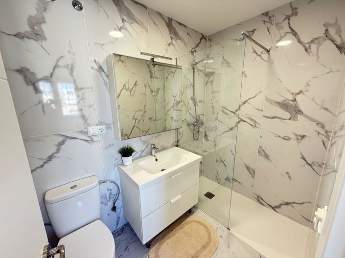 Image No.22-4 Bed House for sale