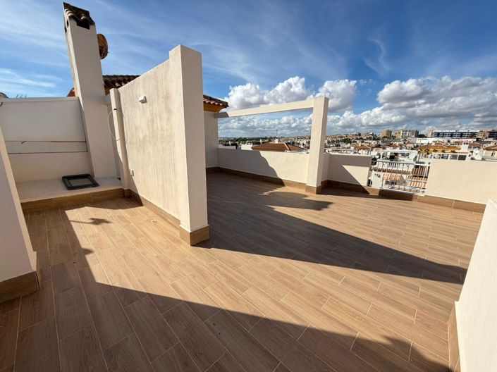 Image No.35-4 Bed House for sale