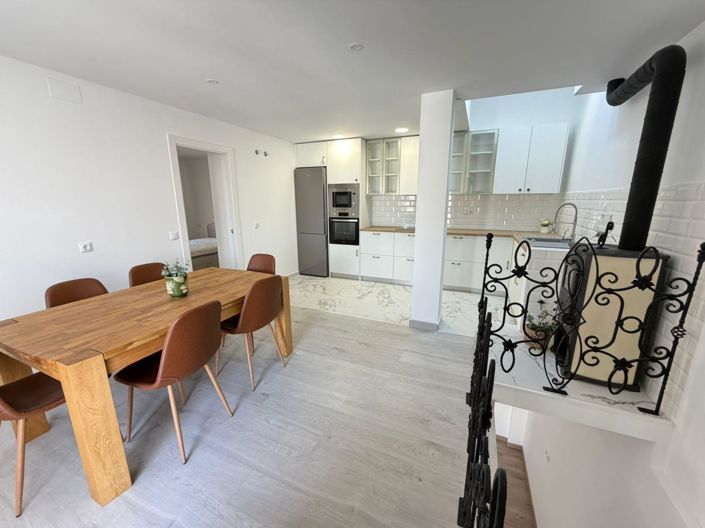 Image No.5-4 Bed House for sale