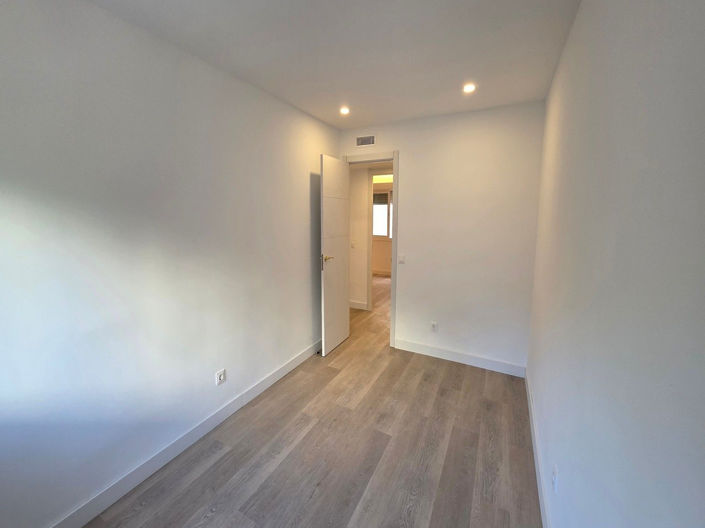 Image No.20-3 Bed Apartment for sale