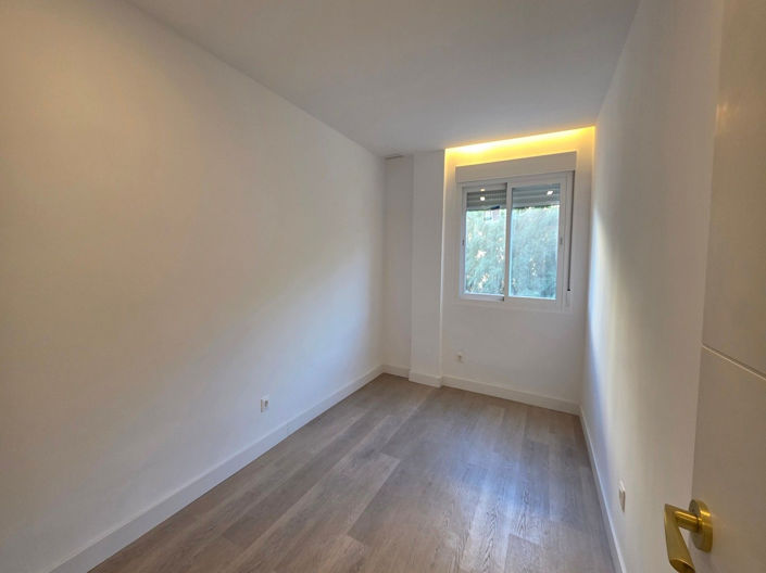 Image No.24-3 Bed Apartment for sale