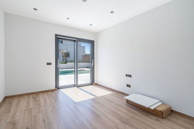 10-bb915d1cb19341576dcdc994b81ab9c5