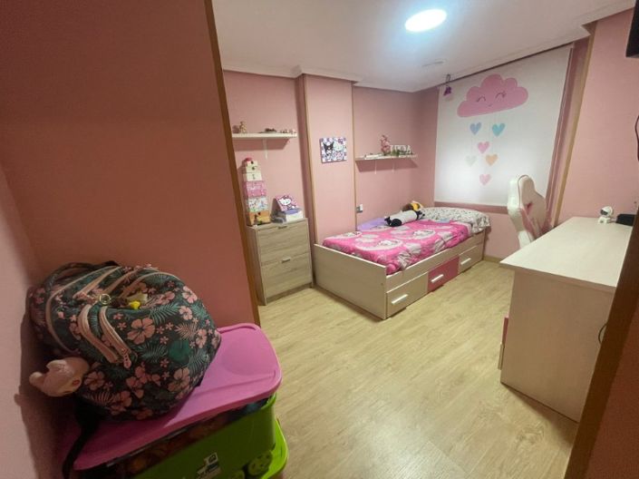 Image No.11-4 Bed Apartment for sale