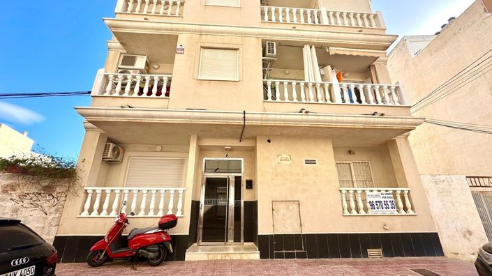 Image No.2-2 Bed House for sale