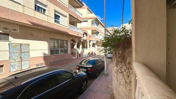 Image No.28-2 Bed House for sale