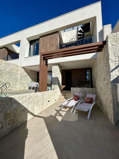 Image No.44-3 Bed Townhouse for sale