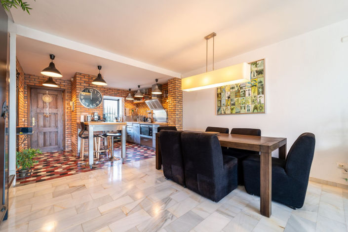 Image No.13-3 Bed Townhouse for sale