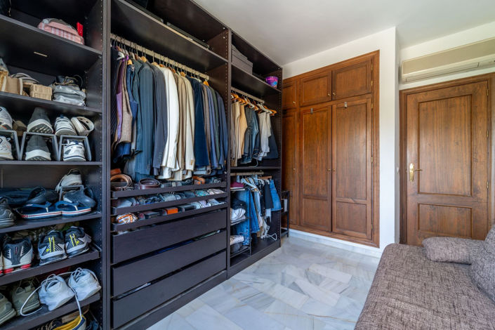 Image No.18-3 Bed Townhouse for sale