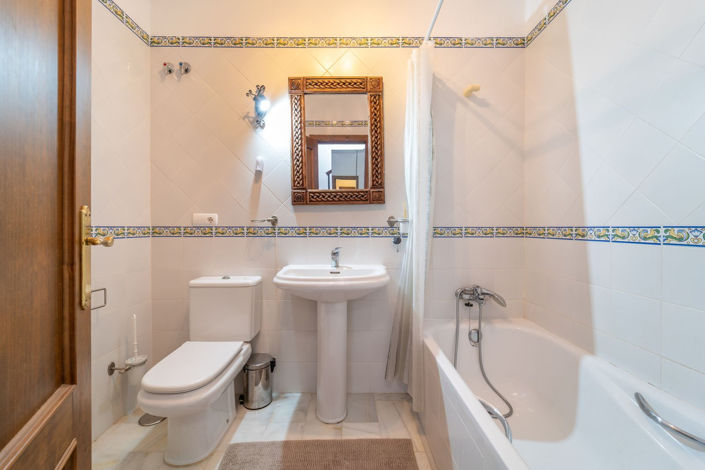 Image No.19-3 Bed Townhouse for sale