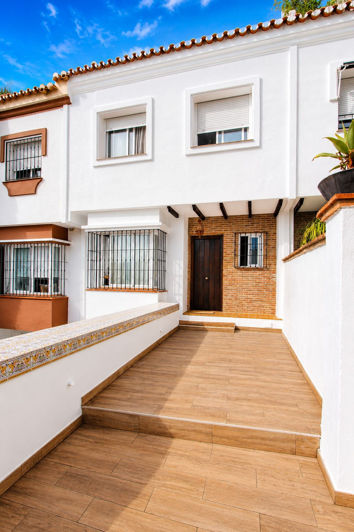 Image No.2-3 Bed Townhouse for sale