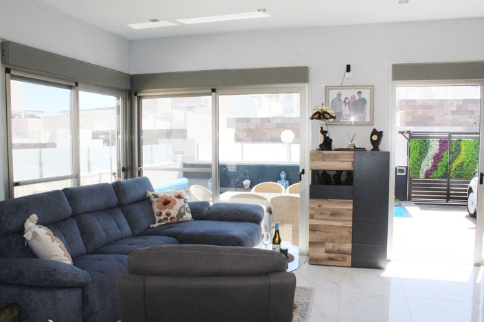 Image No.3-Villa de 4 chambres à vendre à Orihuela Costa