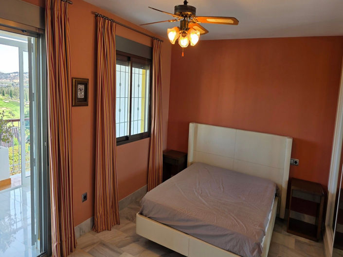 Image No.12-3 Bed House for sale