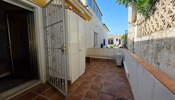 Image No.27-3 Bed House for sale
