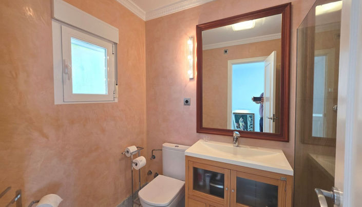 Image No.34-3 Bed House for sale