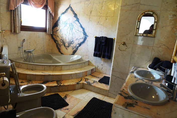 Image No.20-5 Bed Villa for sale